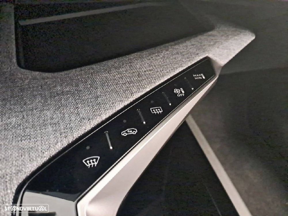 Peugeot 5008 1.2 Hybrid Allure e-DCS6 - 22