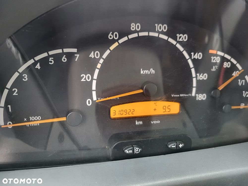 Mercedes-Benz Sprinter - 7