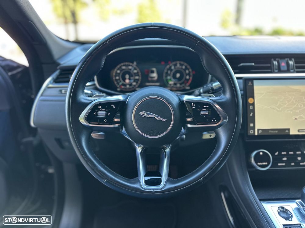 Jaguar F-Pace 2.0 P400e AWD - 8