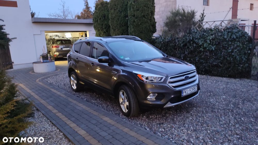Ford Kuga 1.5 TDCi 2x4 Titanium - 1