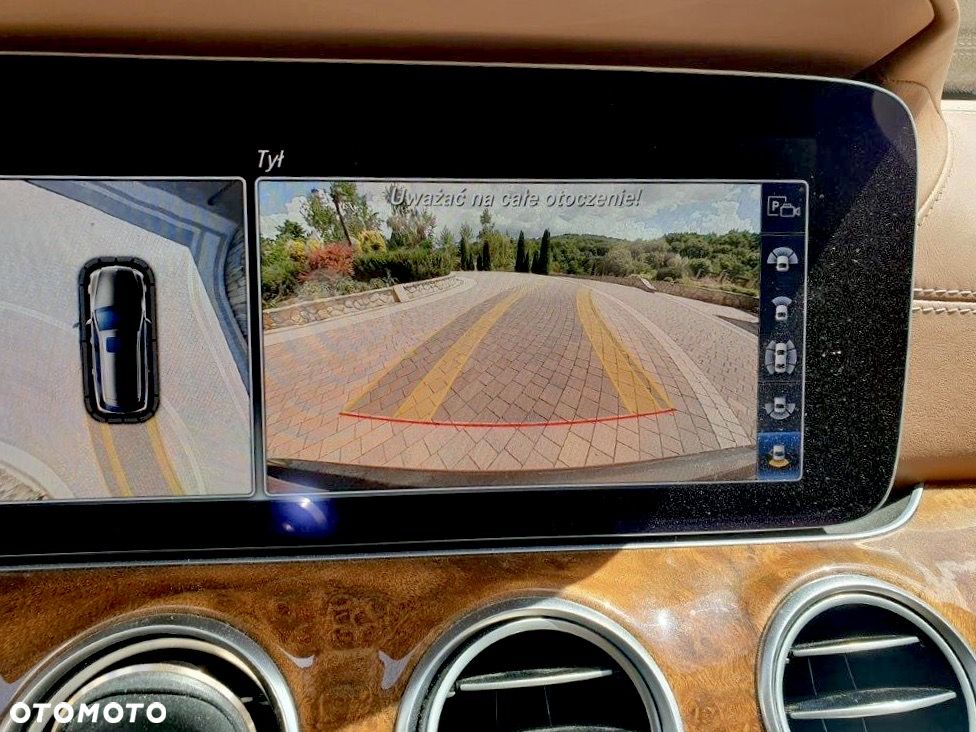 Mercedes-Benz Klasa E 400 4Matic 9G-TRONIC Exclusive - 26