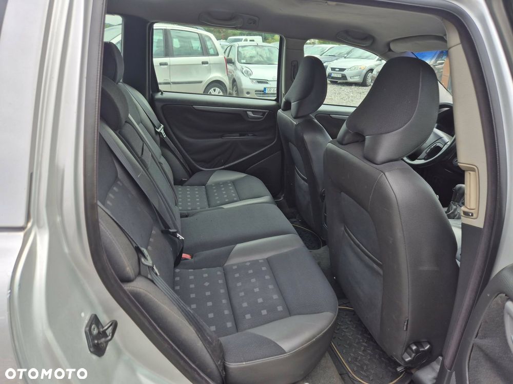 Volvo V70 2.4D5 AWD Kinetic - 15