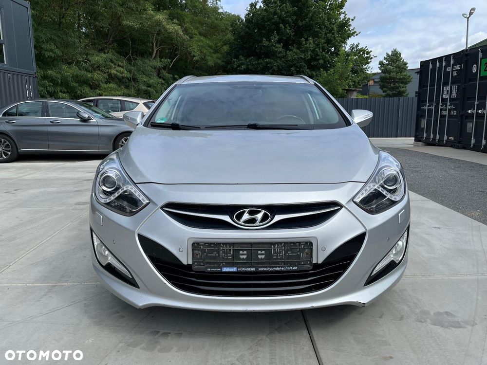 Hyundai i40 Kombi blue 1.6 Trend - 9