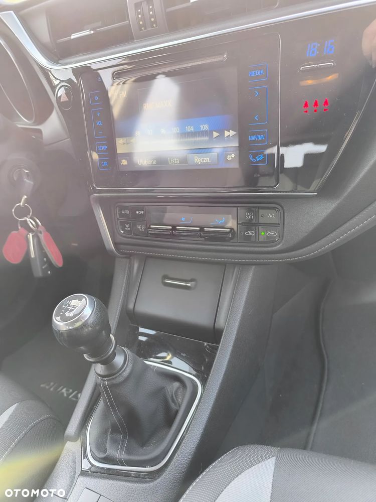 Toyota Auris 1.6 D-4D Design Edition - 11