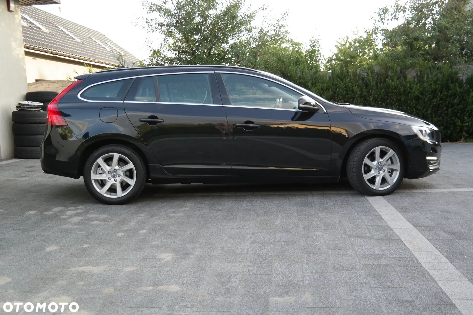 Volvo V60 D4 Drive-E R-Design Momentum - 13