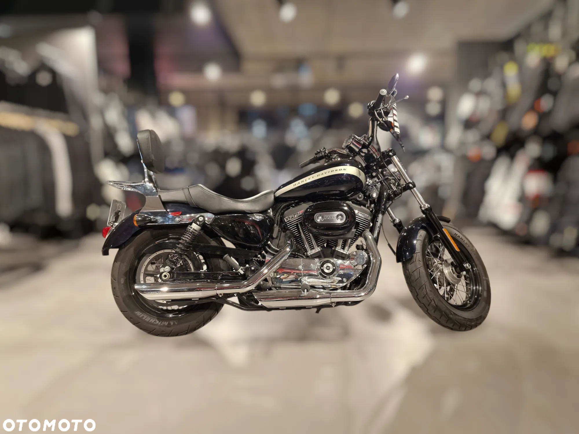 Harley-Davidson Sportster Custom 1200C - 9