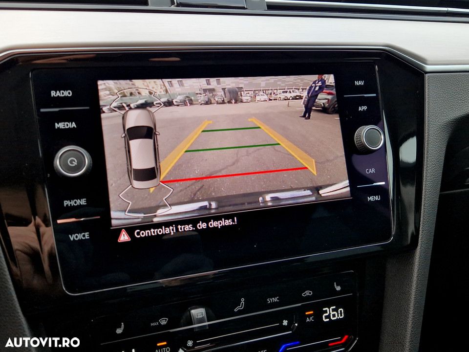 Volkswagen Passat 2.0 TDI DSG Highline - 23