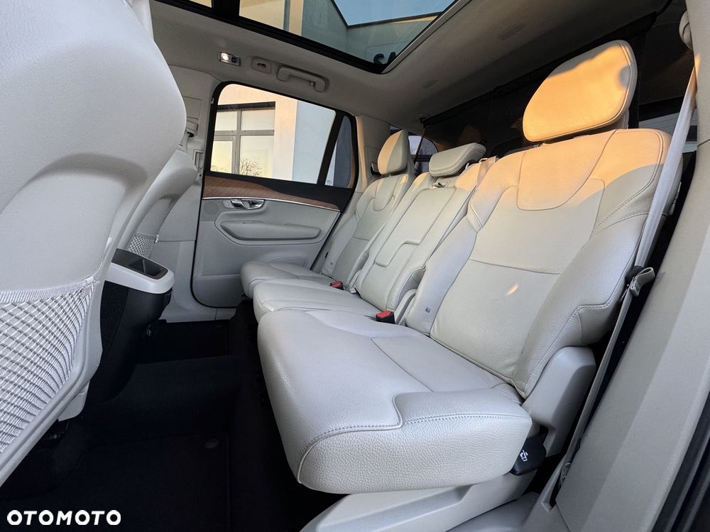Volvo XC 90 D5 AWD Momentum 7os - 16