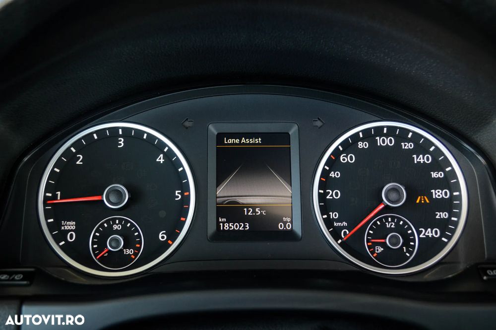 Volkswagen Tiguan 2.0 TDI DPF 4Motion BlueMotion Technology DSG Lounge Sport & Style - 9