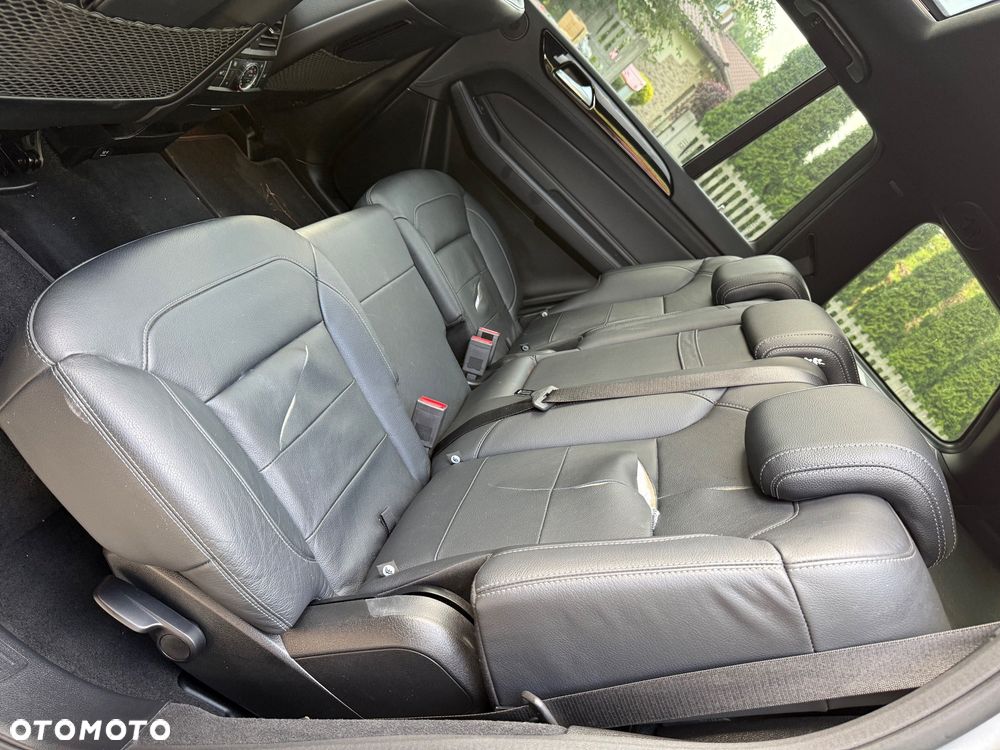 Mercedes-Benz GLS - 23
