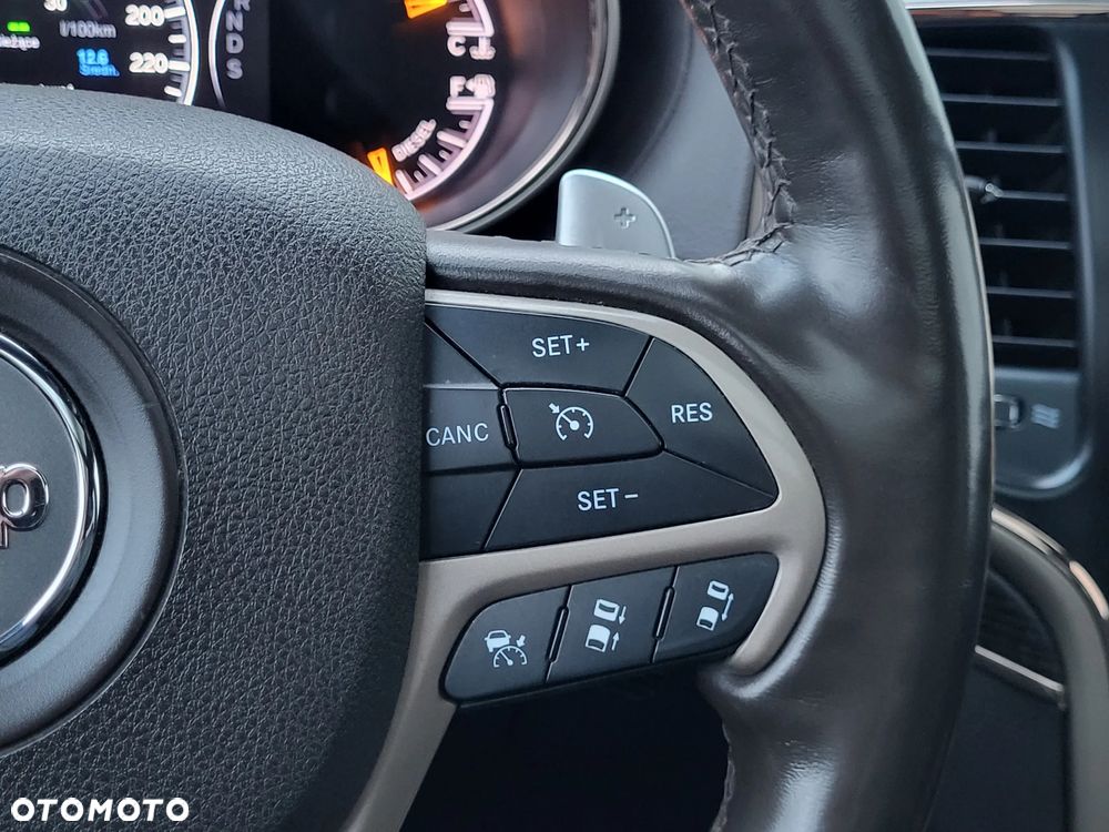 Jeep Grand Cherokee 3.0 CRD Overland Summit - 11