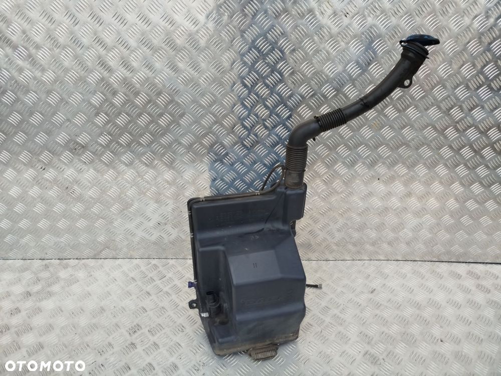 ZBIORNICZEK PŁYNU SPRYSKIWACZY DAF NGD XF XG XG+ - 2