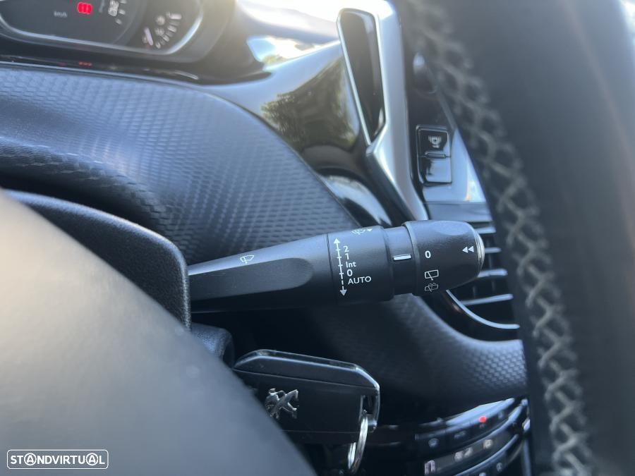 Peugeot 2008 1.6 e-HDi Allure - 33