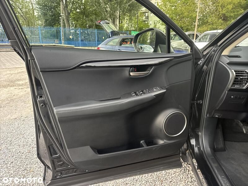 Lexus NX 300h Business Edition AWD - 14