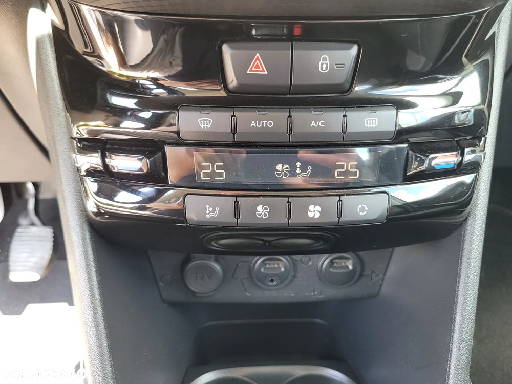 Peugeot 2008 1.6 e-HDi Active S&S - 22