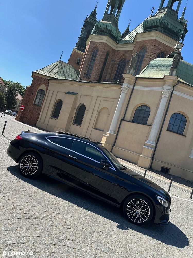 Mercedes-Benz Klasa C 300 9G-TRONIC - 27