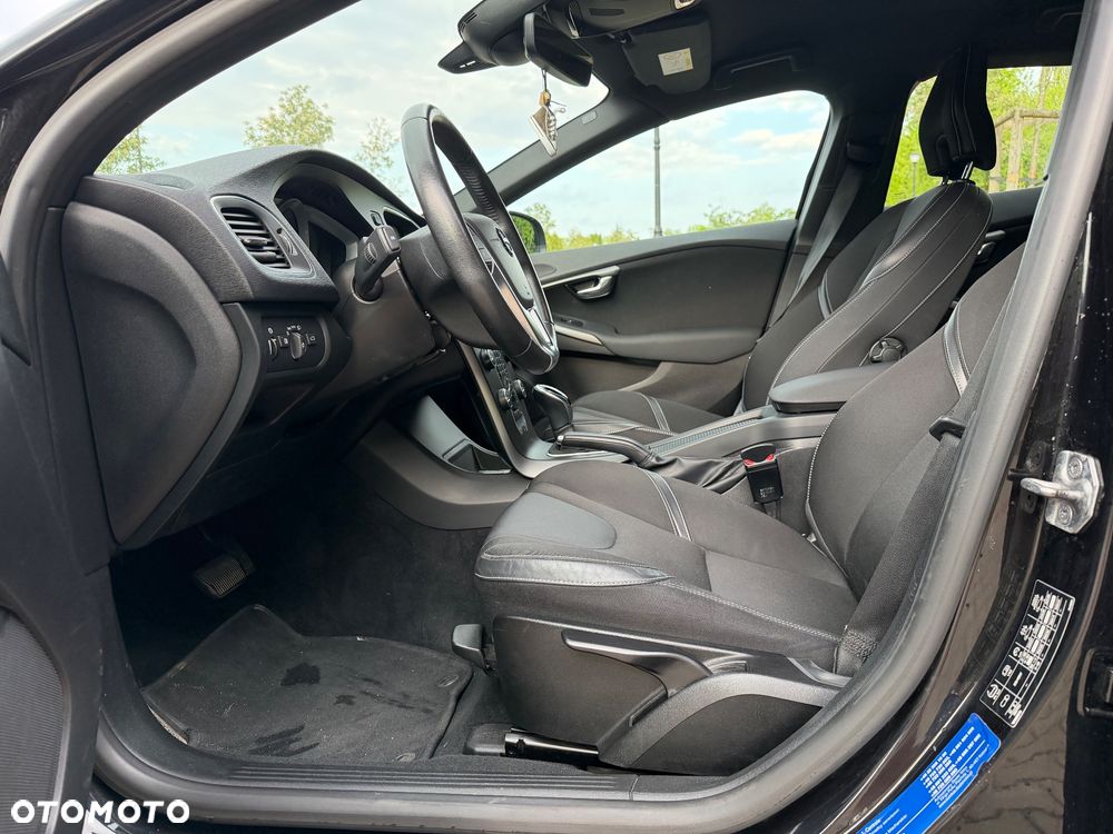 Volvo V40 D3 Drive-E SCR Momentum - 12