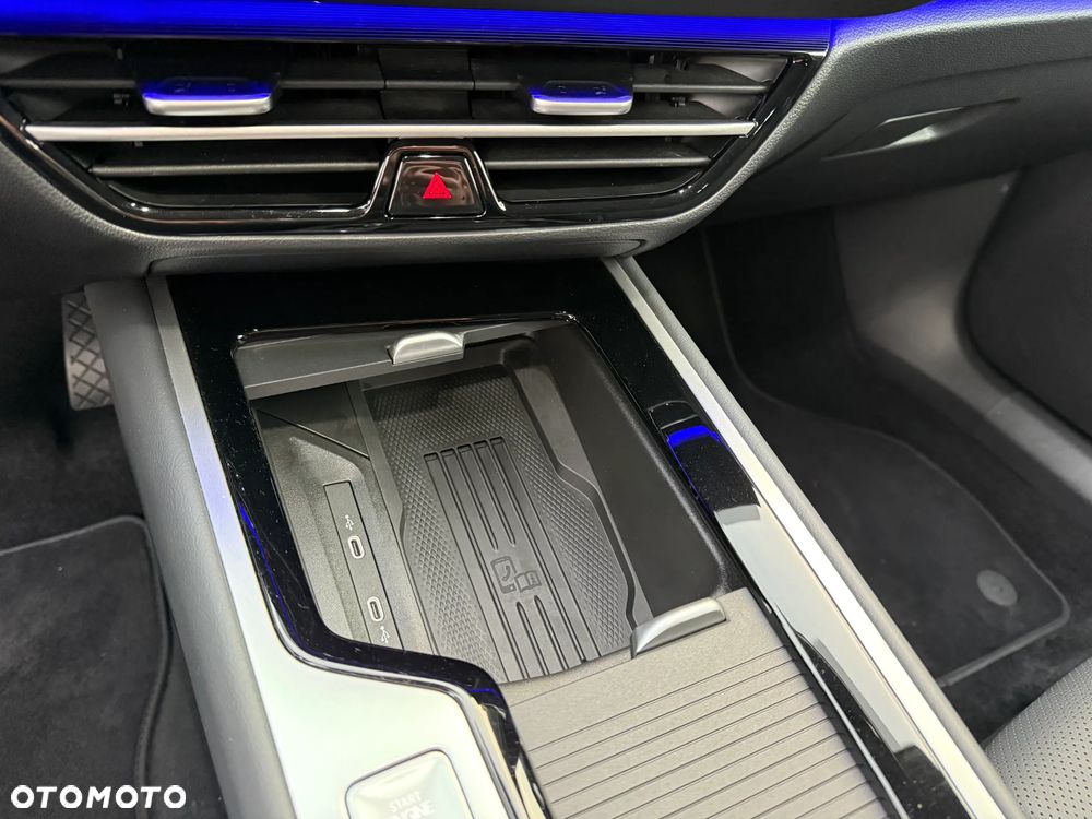 Volkswagen Passat Variant 2.0 TDI SCR Elegance DSG - 24