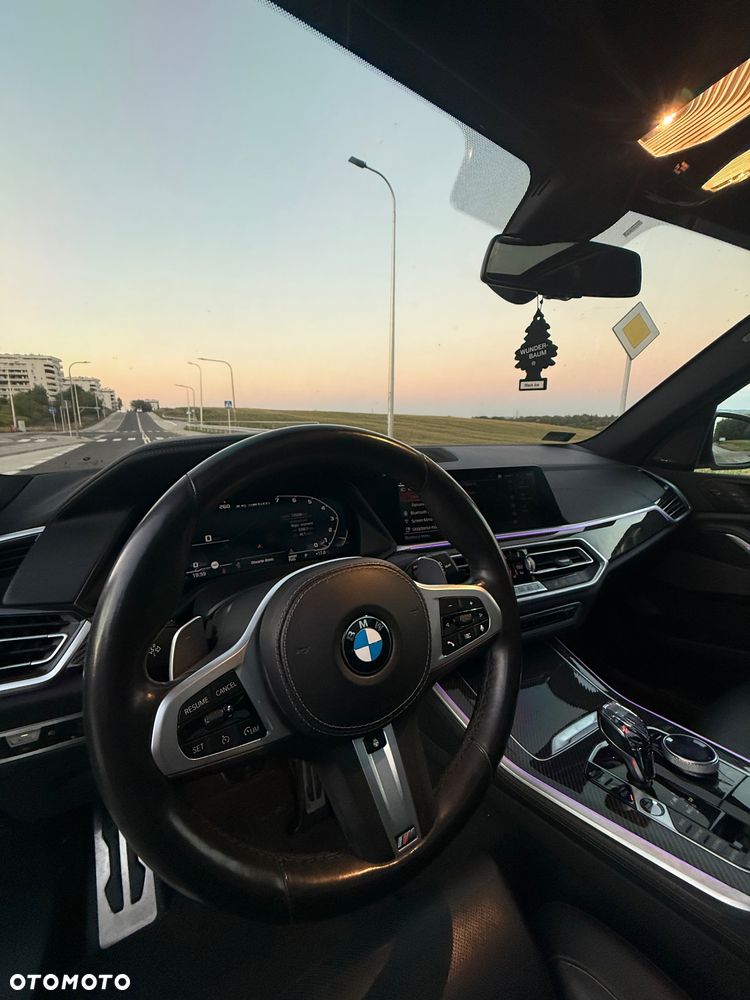 BMW X5 M M50i - 23
