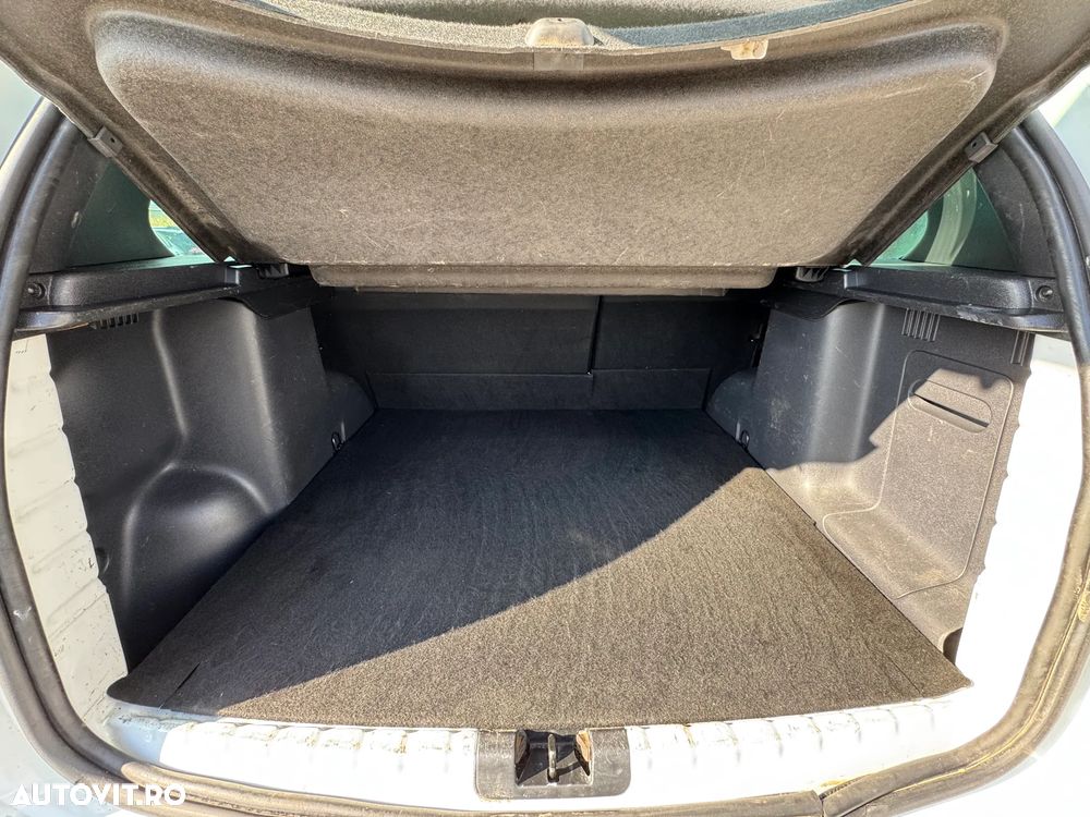 Dacia Duster 1.5 dCi 4WD Essential - 14