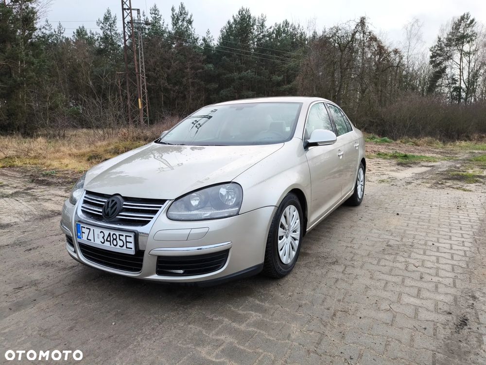 Volkswagen Jetta 1.6 FSI Comfortline - 2