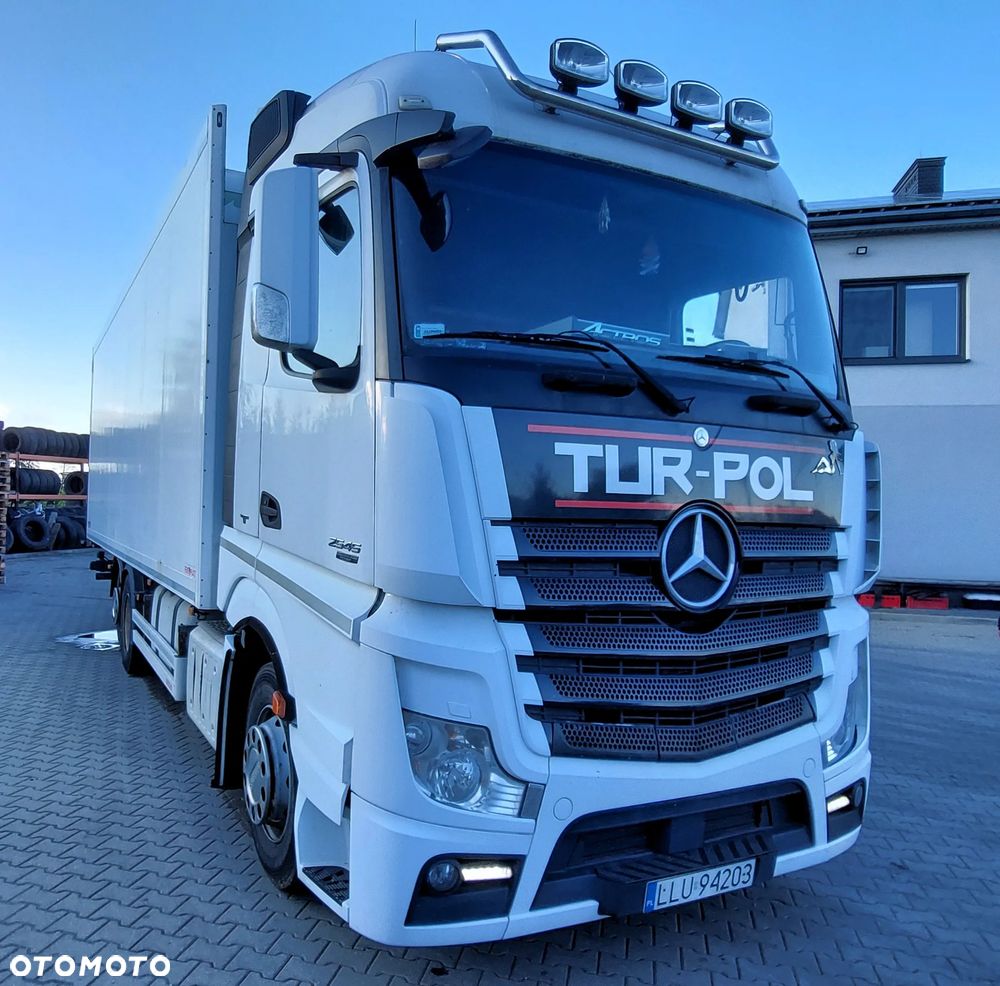 Mercedes-Benz ACTROS MP4 - 3