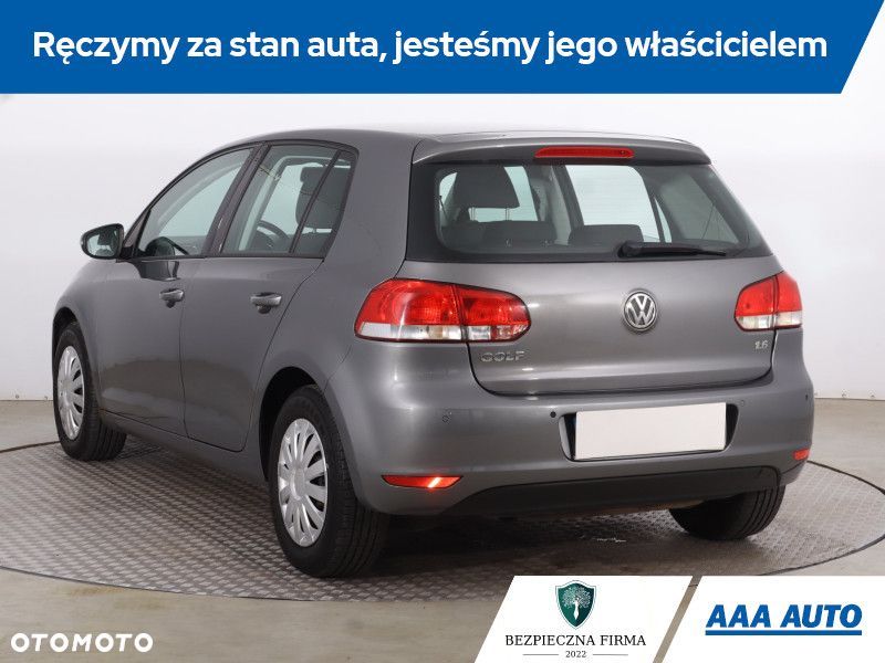 Volkswagen Golf - 6