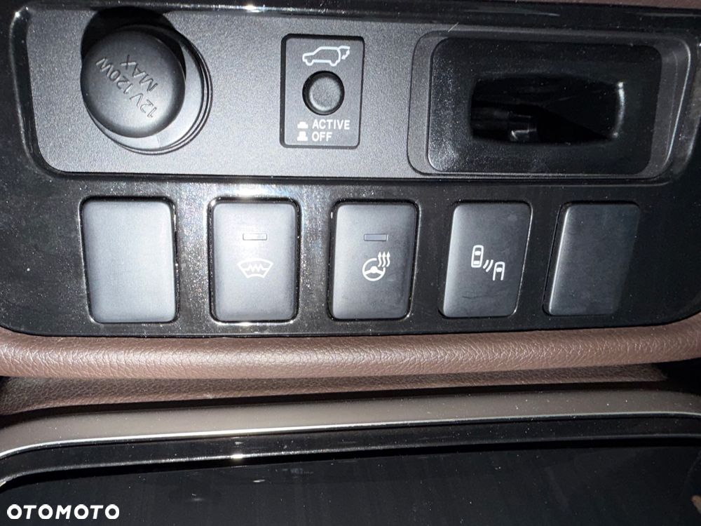 Mitsubishi Outlander Intense + - 20