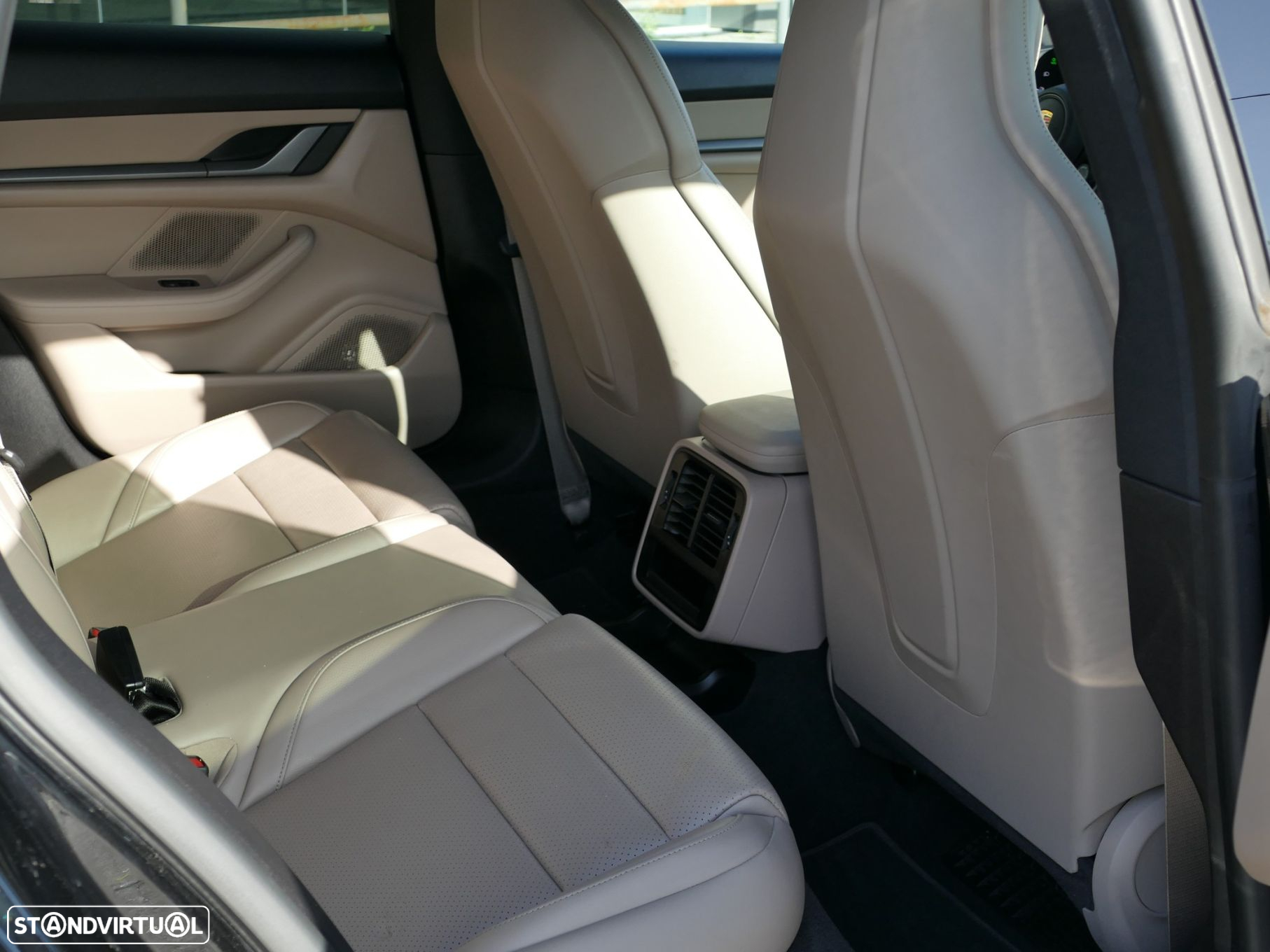 Porsche Taycan Sport Turismo 4S - 41