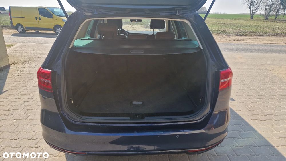 Volkswagen Passat - 8