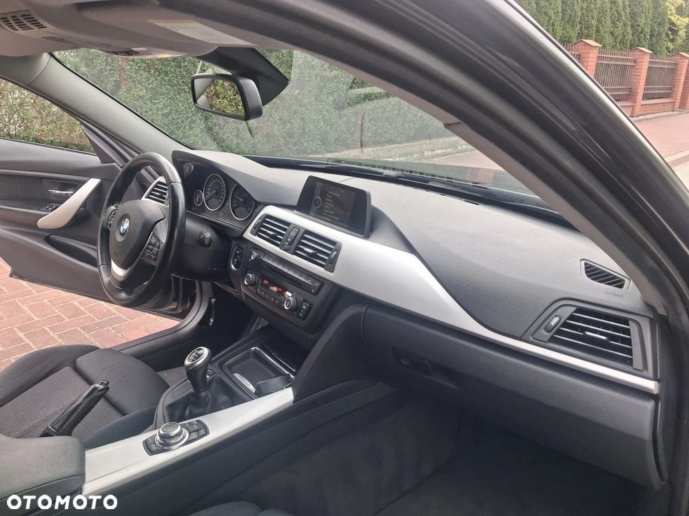 BMW Seria 3 318d Sport Line - 6
