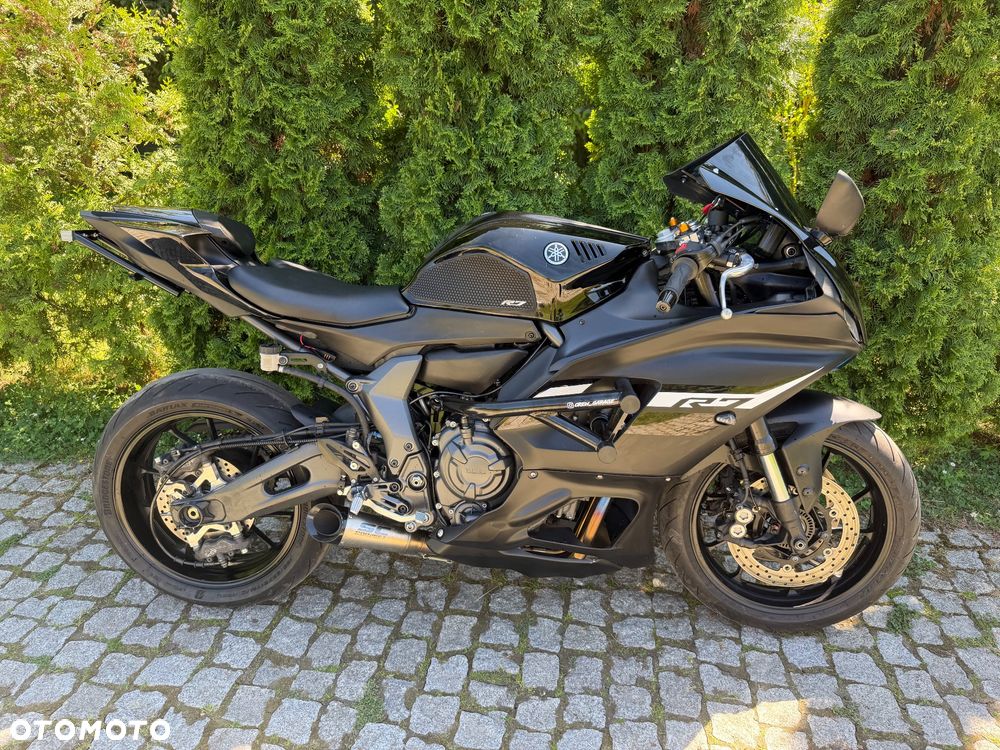 Yamaha R7