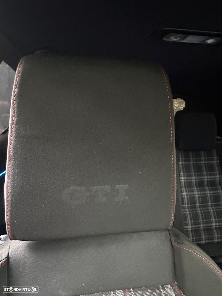 VW Golf 2.0 GTI DSG - 12