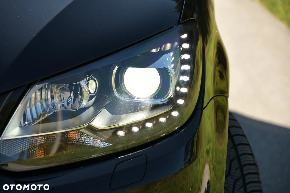 Volkswagen Touran 2.0 TDI DPF Highline DSG - 15