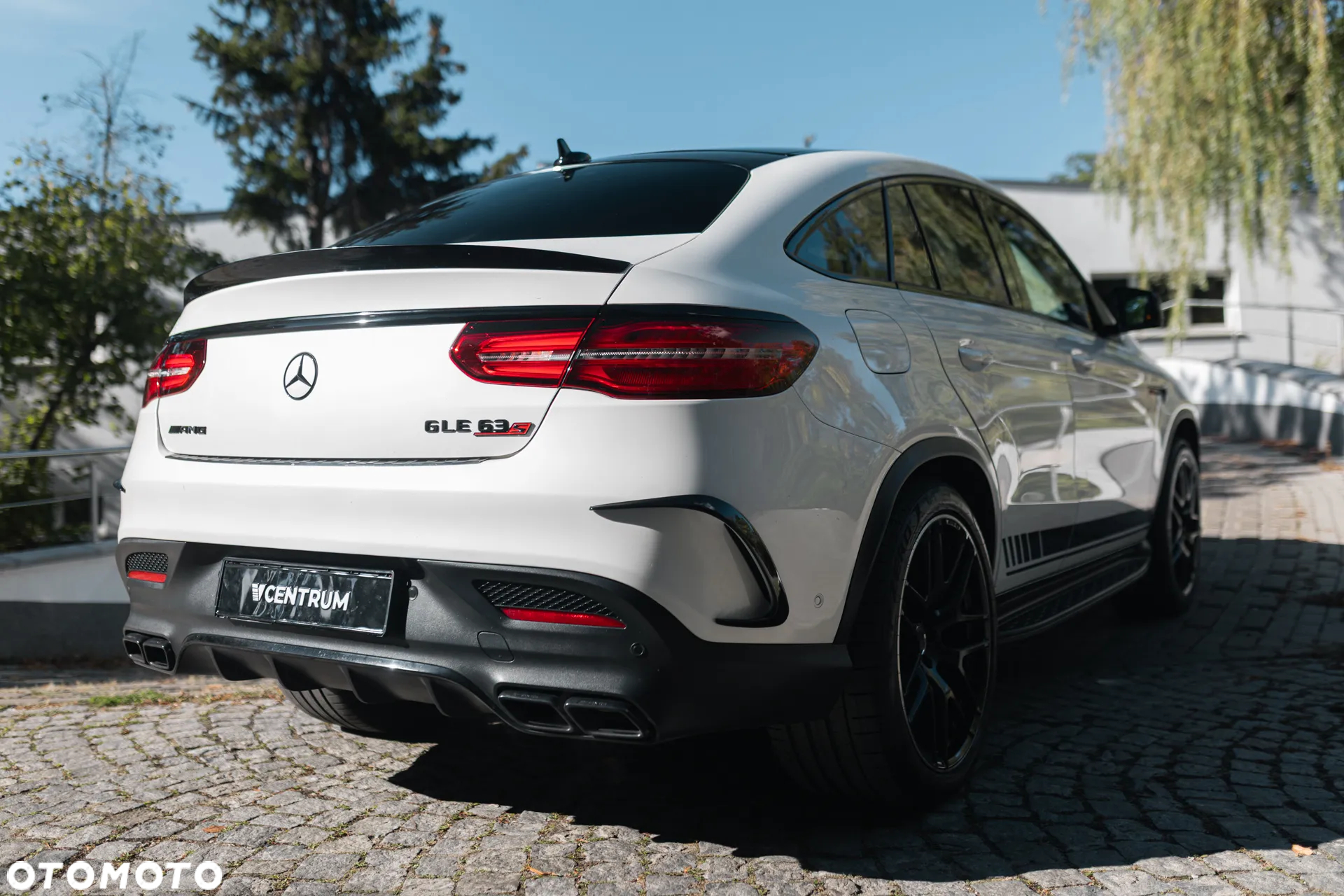 Mercedes-Benz GLE AMG Coupe 63 4-Matic - 11