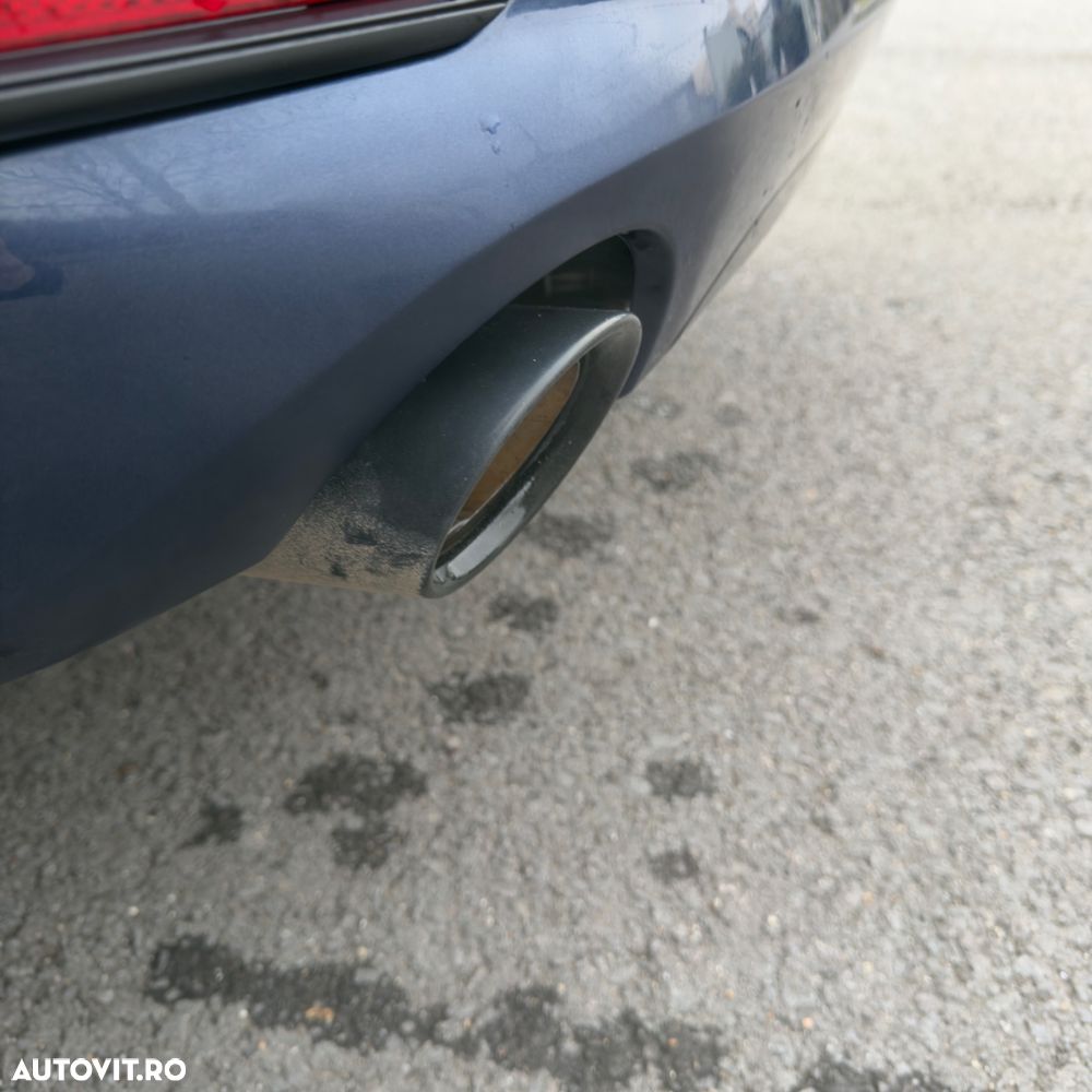 BMW Seria 3 330i AT - 23