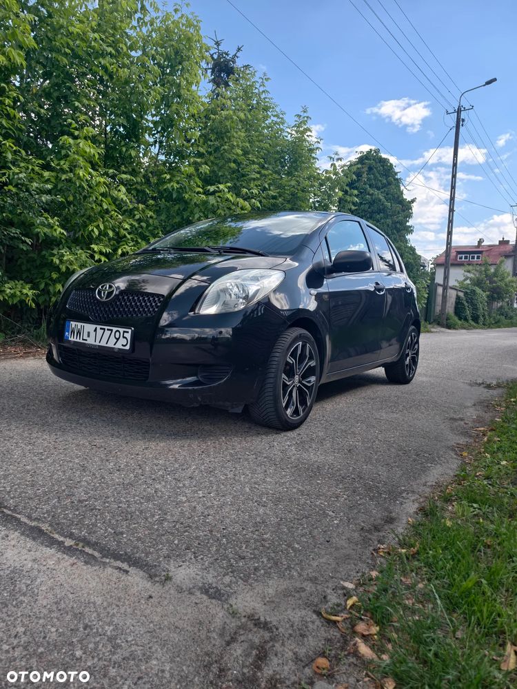 Toyota Yaris 1.3 Sol - 2