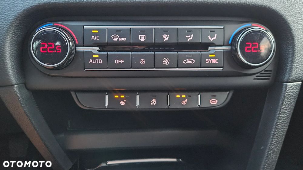 Kia XCeed 1.5 T-GDI L Business Line - 13