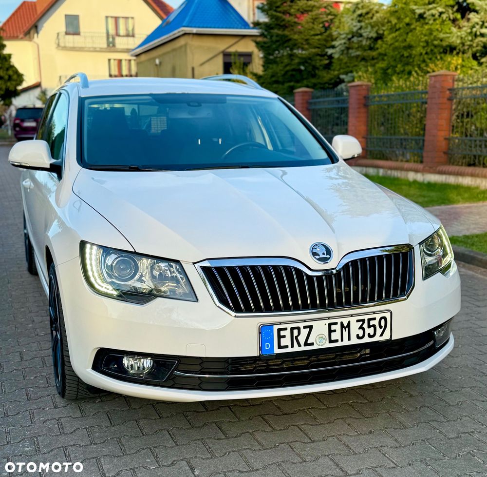 Skoda Superb 2.0 TDI DSG Exclusive - 2