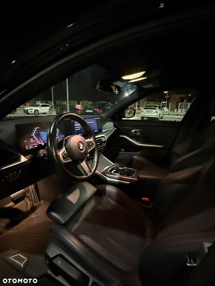 BMW Seria 3 318i M Sport - 8