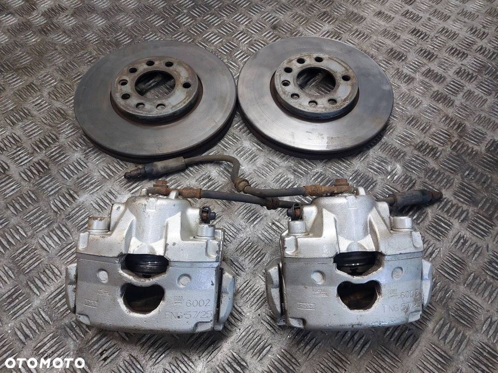 TARCZE HAMULCOWE PRZÓD + KLOCKI + ZACISKI SAAB 9-3 II 2.2 TiD - 1