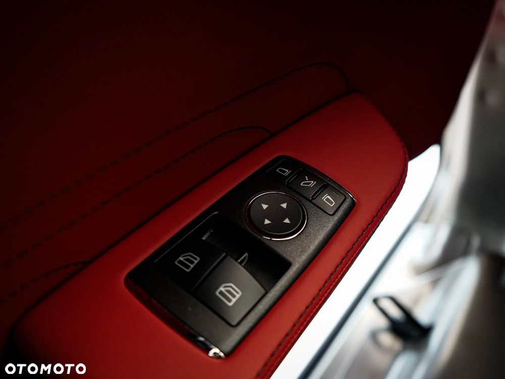 Mercedes-Benz SLS - 29