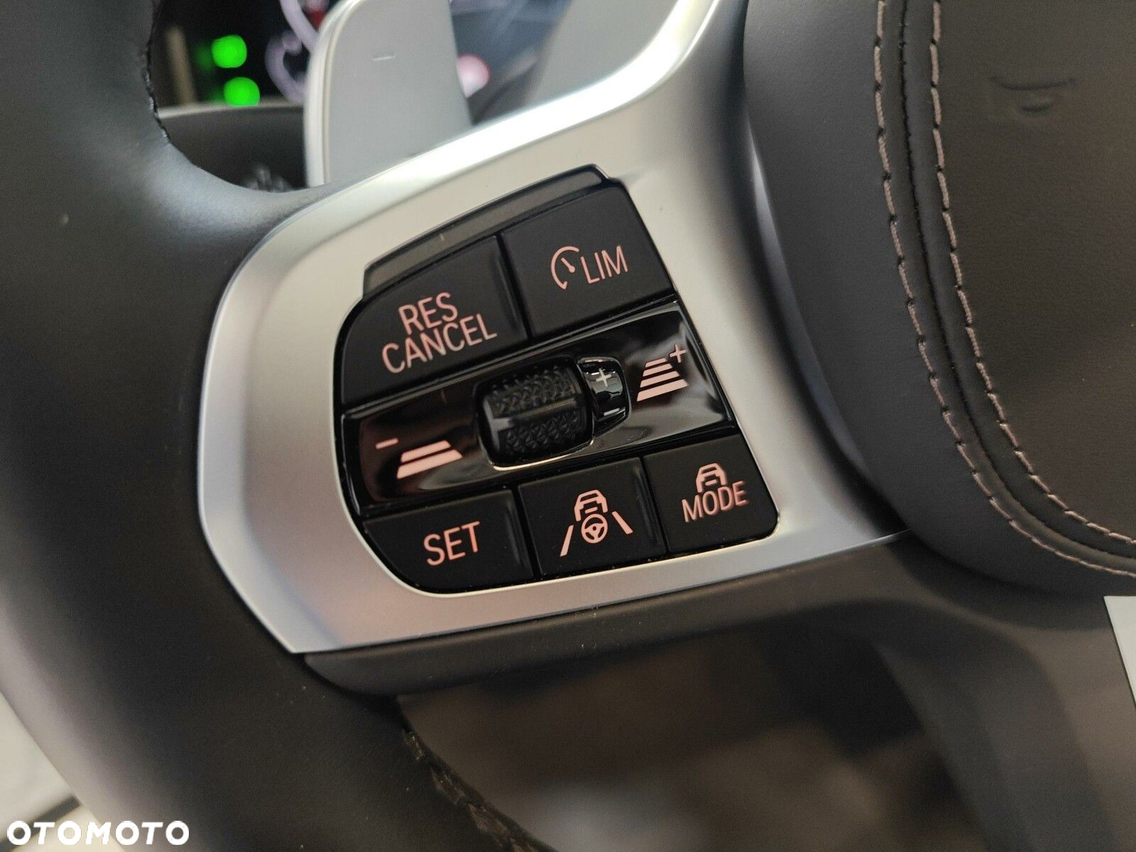 BMW Seria 8 840i - 22