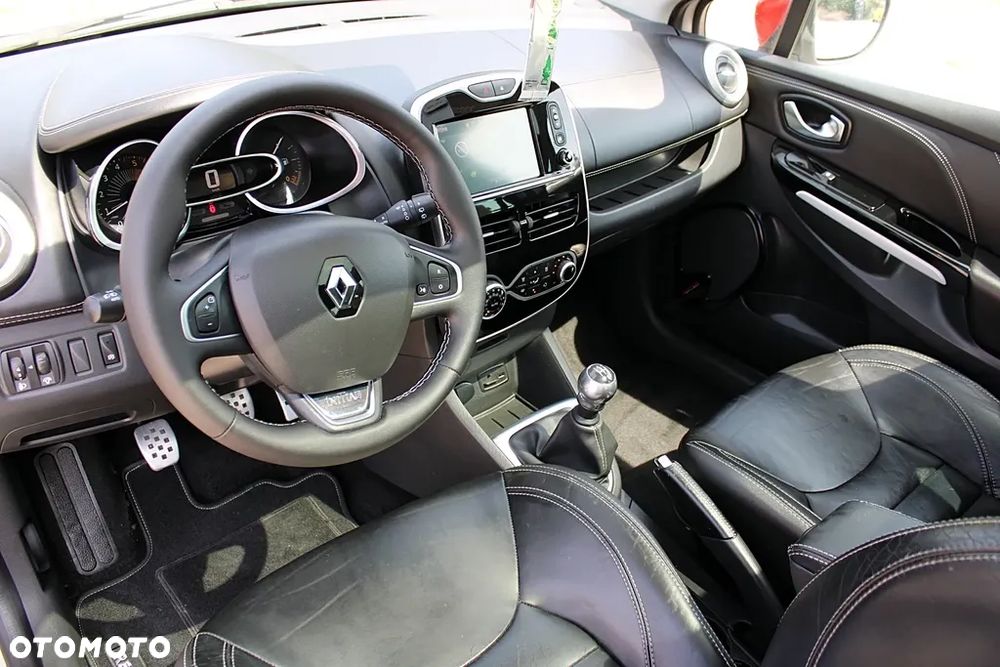 Renault Clio - 11