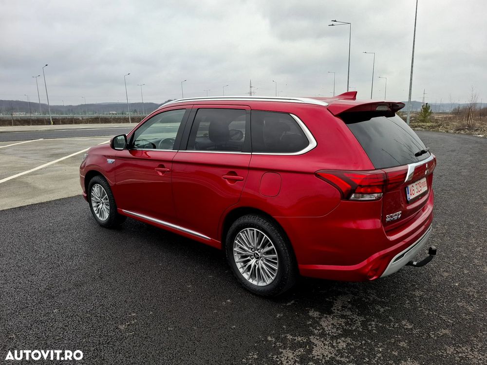 Mitsubishi Outlander PHEV 2.4 L 4X4 Instyle+ - 6