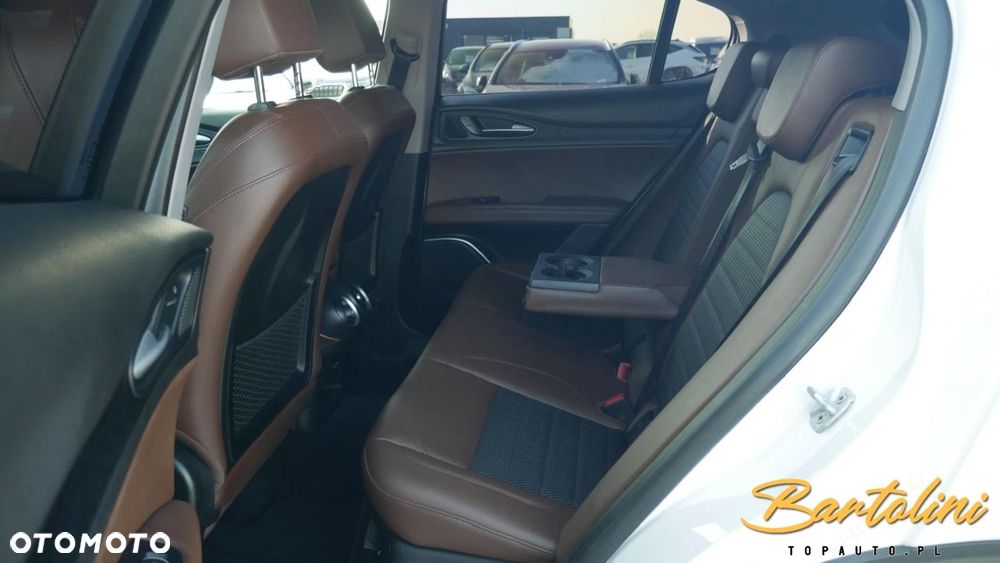 Alfa Romeo Stelvio - 18