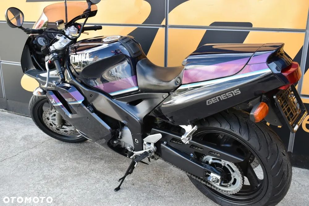 Yamaha FZR - 15
