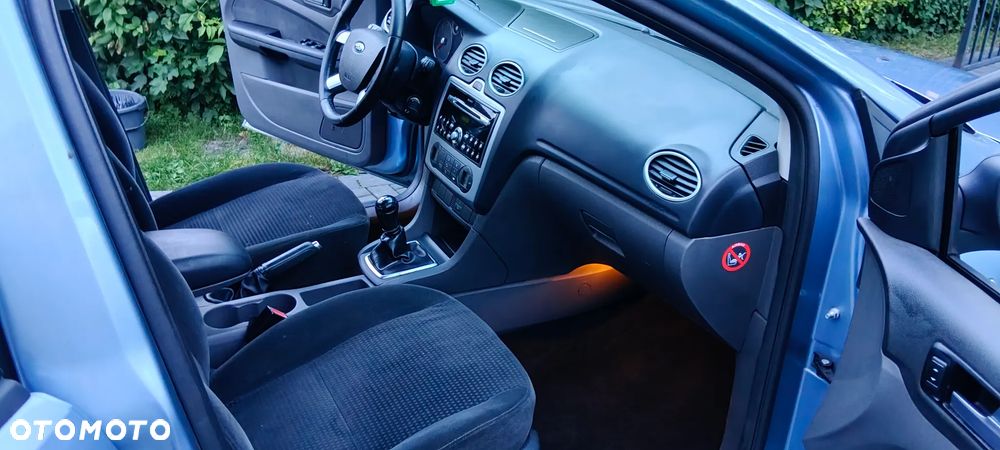 Ford Focus 1.6 TDCi Ghia - 9