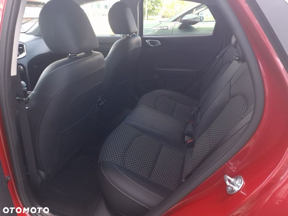 Kia XCeed 1.5 T-GDI Business Line DCT - 25