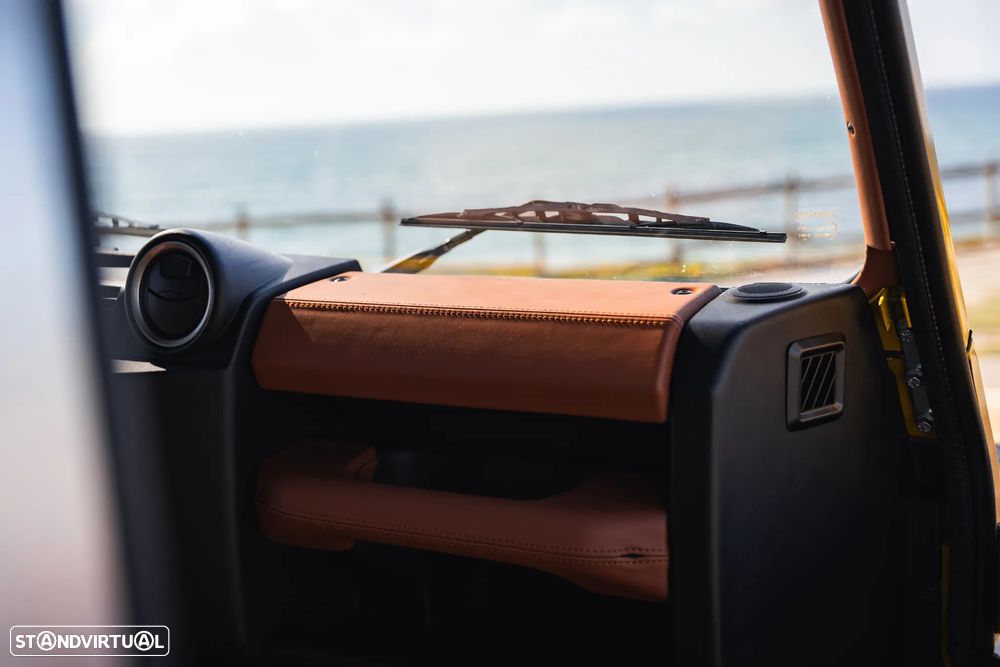 Land Rover Defender 90 SW 2.4 CRD S - 24